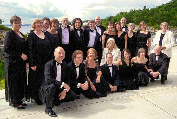 Elmer Iseler Singers - Photo by Peter Hobbs