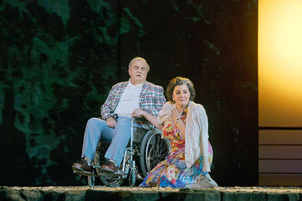 Alan Opie (Leon Klinghoffer) and Michaela Martens (Marilyn Klinghoffer) in The Death of Klinghoffer. Photo credit: Ken Howard/Metropolitan Opera