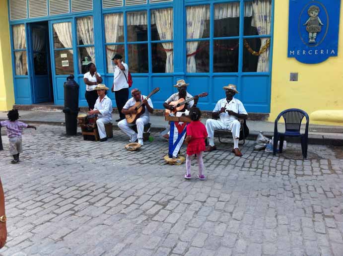 Havana street scene (photo: Patrick Castillo)