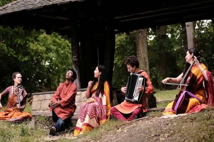 Chicago Folklore Ensemble -- Photo by Elja Roy